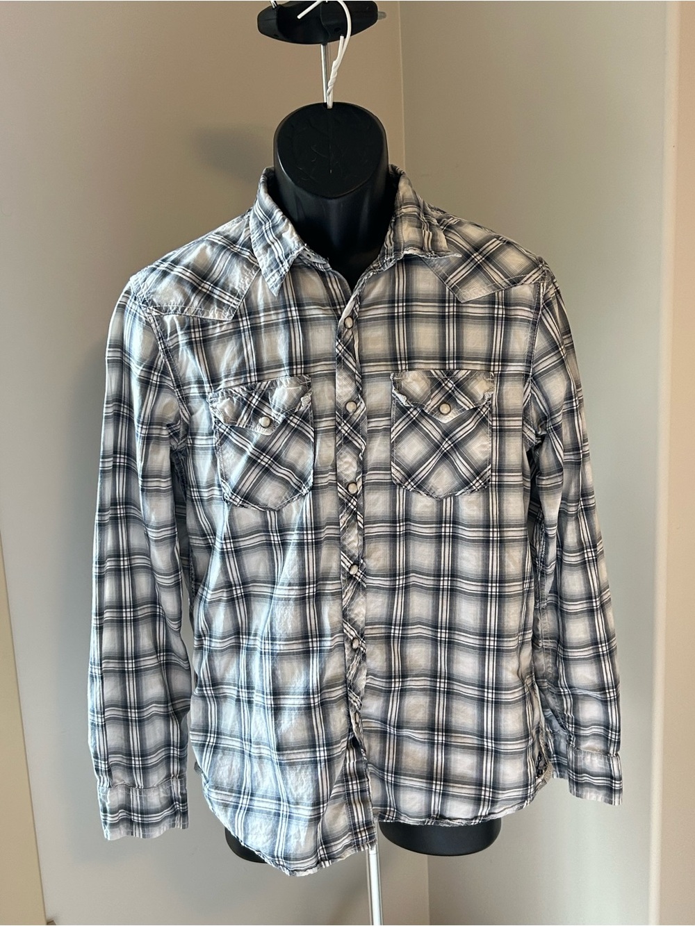 American Eagle Outfitters Black & White Plaid Button-Down Shirt